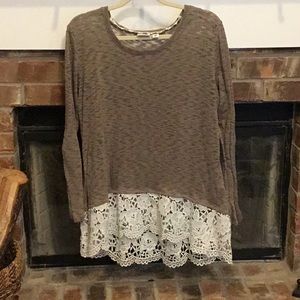 Women’s Lace bottom sweater XL